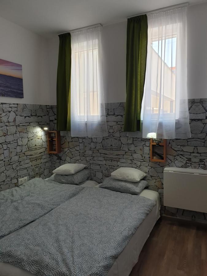 Bed and breakfast Kid Familia Panzio Balatonszarszo Extérieur photo